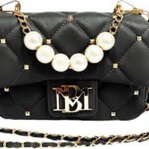 Diva quilted pearl mini clutch purse!!